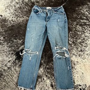 Abercrombie & Fitch High Rise Mom Jean Curve Love 2R